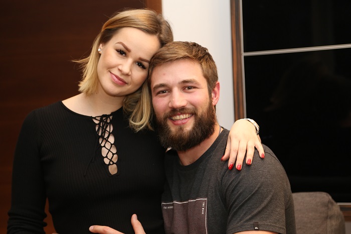 Filip Flisar in Monika Vuk sta postala starša