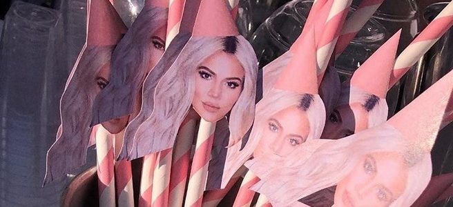 Tako pestro je bilo na praznovanju Khloe Kardashian