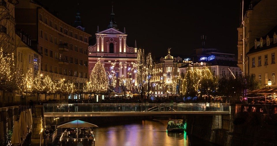 Kdaj bodo praznične lučke zasvetile pri vas?