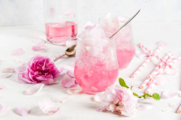 Osvežujoča pijača tega poletja: Frosé!